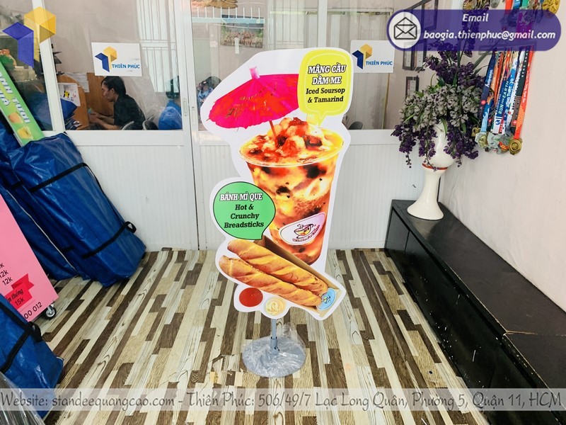 Các vị trí phù hợp để đặt standee mô hình ly cà phê